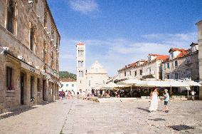 Hvar, old town, tourists