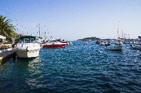 Hvar port, old town, tourists