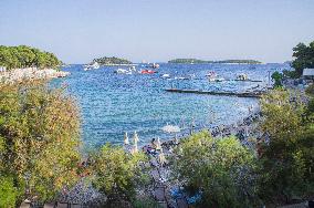 Hvar, promenade, swimming, tourists