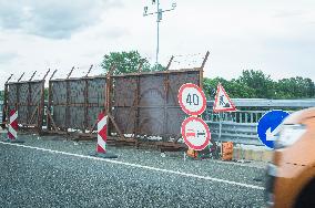 Gorican/Letenye border crossing Croatia - Hungary, HR-HUN, road block, fence, barbed wire