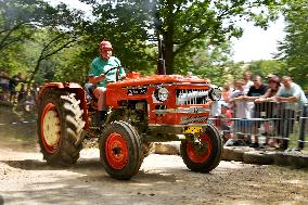 Zebnicka traktoriada, tractors, race