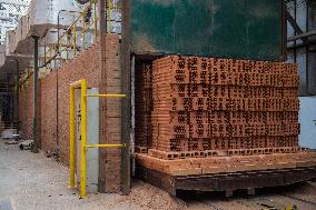 Heluz cihlarsky prumysl, Czech brick maker