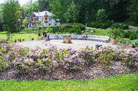 Mineral spring Novy Jubilejni and Alpine Rose Villa in Luhacovice Spa