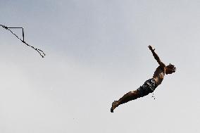 Highjump 2019, cliff diver