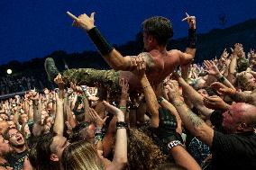 Brutal Assault metal music festival, Group Testament, fans