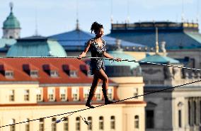 Tatiana-Mosio Bongonga, ropewalker, Prague