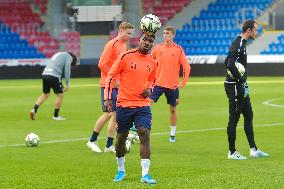 Aurelio Buta, Royal Antwerp, training
