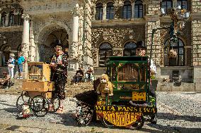 barrel organ player