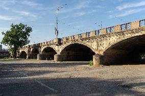 Hlavka bridge, Prague, transport