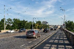 Hlavka bridge, Prague, transport