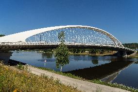The Troja bridge, Holesovice, Troja, architecture