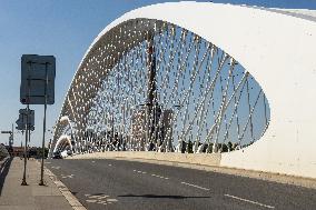 The Troja bridge, Holesovice, Troja, architecture