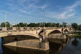 Hlavka bridge, Prague, transport