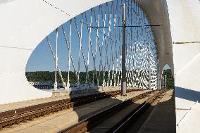 The Troja bridge, Holesovice, Troja, architecture
