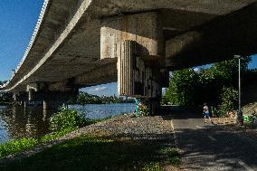 Barrandov bridge, Prague, circle, transport