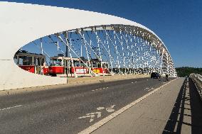 The Troja bridge, Holesovice, Troja, architecture, tram