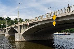 Stefanik bridge, Prague