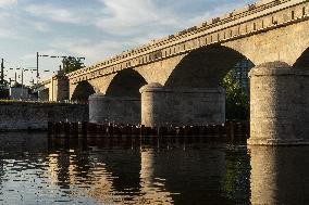 Negrelli's viaduct, Prague, reconstruction, railway, transport, Karlin, Holesovice