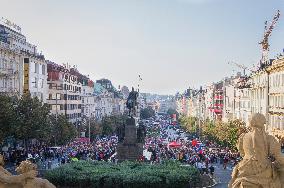 March to Hradcanske Square, demonstration, Million Moments for Democracy