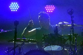 Pete Parada, The Offspring, concert