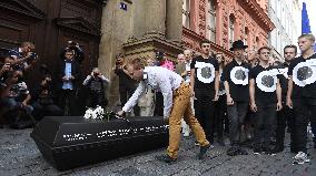 March to Hradcanske Square, demonstration, Million Moments for Democracy