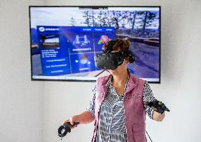 virtual reality headset, motion controller, glove, VR