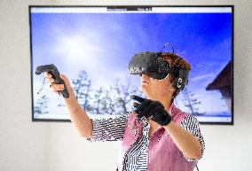 virtual reality headset, motion controller, glove, VR