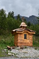 Wooden chapel with cross, High Tatry, Hrebienok