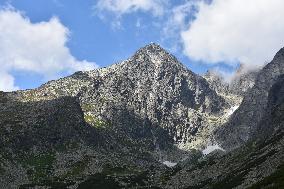 Lomnicky Peak in the High Tatry, Skalnate pleso