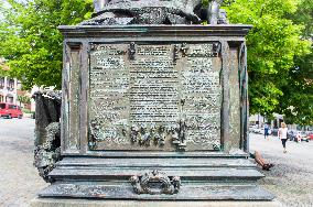 Via Lucis (Way of Light) bronze obelisk by Ivan Theimer, Masaryk Square, Uhersky Brod