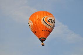 Hot air balloon, aviation