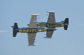 Akrobaticka skupina Breitling na CIAF 2019, Hradec Kralove, Albatros