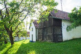 Stara Hora and Kojiny at Vlcnov, traditional wine cellars