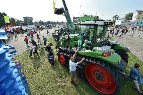 National harvest festival at Zeme zivitelka