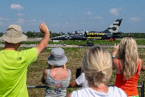 CIAF aviation show, Breitling Jet Team, L-39 Albatros