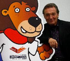 Karel GOTT, zpevak, maskot, slavnostni zahajeni