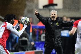 LUCIEN FAVRE, PETER OLAYINKA