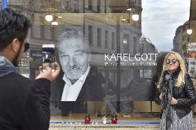 pious place to singer Karel Gott's death in a shop window of Supraphon audio storage seller