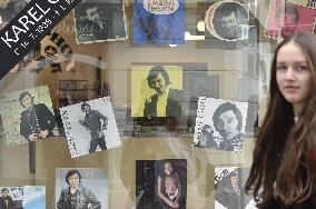 pious place to singer Karel Gott's death in a shop window of Supraphon audio storage seller