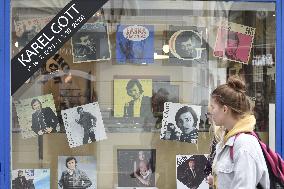 pious place to singer Karel Gott's death in a shop window of Supraphon audio storage seller