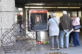 pious place to actress Vlasta Chramostova's death, Vaclav Havel Square (National Theatre piazzetta)