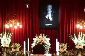 public ceremony to pay last respects to Karel Gott, Zofin Palace, fans, visitors
