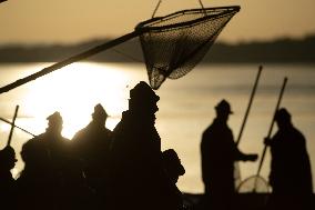 fishermen, fishing, fish, Rozmberk pond