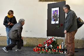 public pay last respects to Karel Gott in Brno, fans, visitors