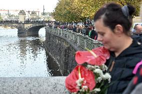public ceremony to pay last respects to Karel Gott, Zofin Palace, fans, visitors, waiting
