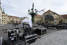 Karel Gott, mourning ceremony, large-scale screen, Hradcany square, Prague Castle