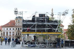 Karel Gott, mourning ceremony, large-scale screen, Hradcany square, Prague Castle