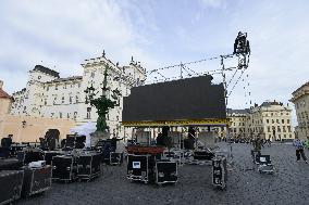 Karel Gott, mourning ceremony, large-scale screen, Hradcany square, Prague Castle