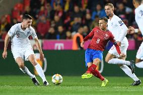 Michael Keane, Vladimir Darida, Jordan Henderson