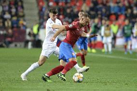 Mason Mount, Vladimir Coufal